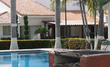 Preciosa casa en condominio en Solares, Manzanillo