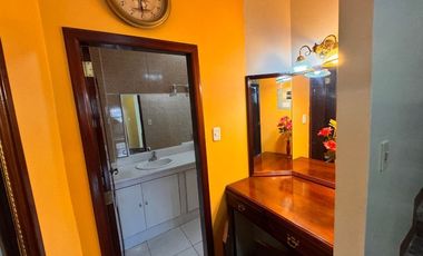 edificio de venta en zona comercial de manta