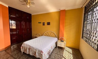 edificio de venta en zona comercial de manta