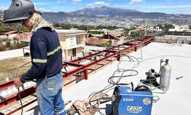 Venta Casa de 3 Dormitorios por estrenar cerca a Ruta Viva en Tumbaco