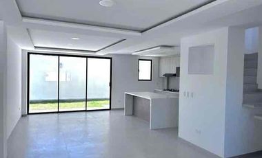 Venta Casa de 3 Dormitorios por estrenar cerca a Ruta Viva en Tumbaco