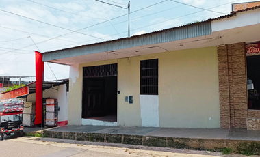 Se vende local como terreno en el sector del Mercado El Huequito en Tarapoto.