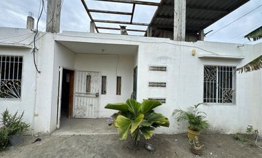casa de venta en costa azul zona norte de manta