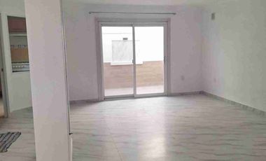 Atrás de la Universidad