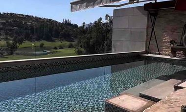 espectacular triplex en Valle Escondido primera línea a la cancha de Golf y Laguna