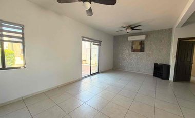 Casa en venta en Real de Quiroga – Sección Madrigal