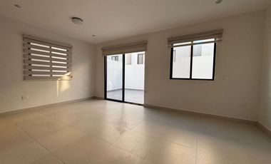 Casa con 140 m² Superficie de Terreno y 3 Recámaras en Renta en Montellán