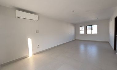 Casa con 140 m² Superficie de Terreno y 3 Recámaras en Renta en Montellán