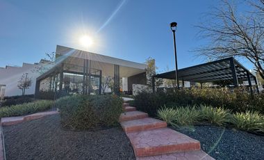 Casa con 140 m² Superficie de Terreno y 3 Recámaras en Renta en Montellán