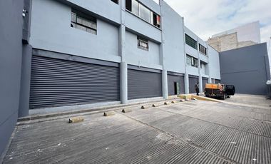 BODEGA COMERCIAL 4,300 m2 + 2,000 m2 Mezanine + TERRENO 15,000 m2