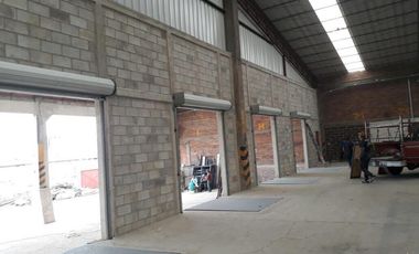 BODEGA COMERCIAL 4,300 m2 + 2,000 m2 Mezanine + TERRENO 15,000 m2