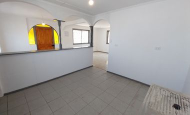 Casa en venta en Quilpué recién remodelada y con terreno