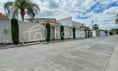 Casa En Venta En Colonia Centro, Cortázar, Guanajuato