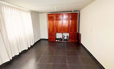 VENDO CASA DE 3 PISOS JR. JAVIER HERAUD, CAJAMARCA precio en USD (107)