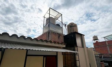 VENDO CASA DE 3 PISOS JR. JAVIER HERAUD, CAJAMARCA precio en USD (107)