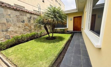 LINDO DEPARTAMENTO CON JARDÍN DE ARRIENDO/ALQUILER EN LA COMARCA CUMBAYÁ!!