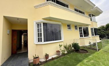 LINDO DEPARTAMENTO CON JARDÍN DE ARRIENDO/ALQUILER EN LA COMARCA CUMBAYÁ!!