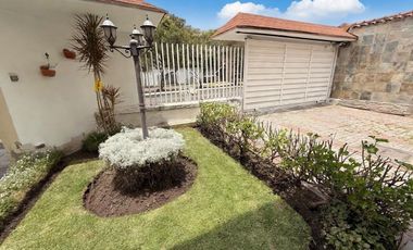 LINDO DEPARTAMENTO CON JARDÍN DE ARRIENDO/ALQUILER EN LA COMARCA CUMBAYÁ!!