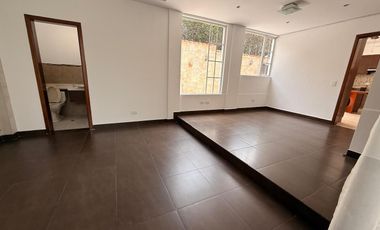 LINDO DEPARTAMENTO CON JARDÍN DE ARRIENDO/ALQUILER EN LA COMARCA CUMBAYÁ!!