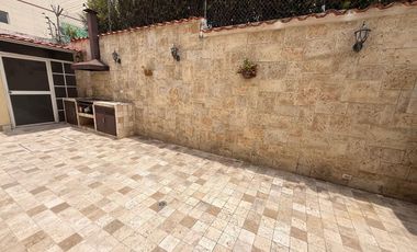 LINDO DEPARTAMENTO CON JARDÍN DE ARRIENDO/ALQUILER EN LA COMARCA CUMBAYÁ!!