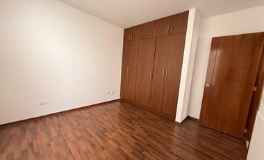 LINDO DEPARTAMENTO CON JARDÍN DE ARRIENDO/ALQUILER EN LA COMARCA CUMBAYÁ!!