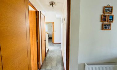 VENTA CASA SANTA ELENA, CERCANA A COLEGIOS Y ACCESO A AUTOPISTA LOS LIBERTADORES