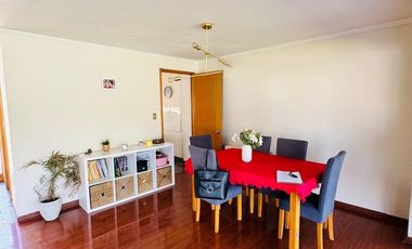 VENTA CASA SANTA ELENA, CERCANA A COLEGIOS Y ACCESO A AUTOPISTA LOS LIBERTADORES