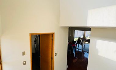 VENTA CASA SANTA ELENA, CERCANA A COLEGIOS Y ACCESO A AUTOPISTA LOS LIBERTADORES