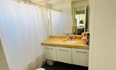 VENTA CASA SANTA ELENA, CERCANA A COLEGIOS Y ACCESO A AUTOPISTA LOS LIBERTADORES