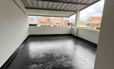 ALQUILO TRIPLEX  AV. MARIO URTEAGA, CAJAMARCA (017)