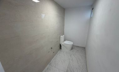 Renta $29,500 de Consultorio Médico frente a Urgencias del Hospital Santa María Chapalita