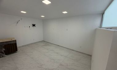 Renta $29,500 de Consultorio Médico frente a Urgencias del Hospital Santa María Chapalita