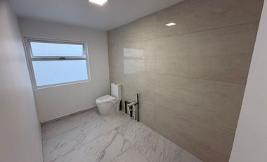 Renta $29,500 de Consultorio Médico frente a Urgencias del Hospital Santa María Chapalita