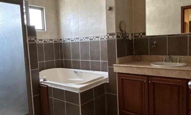 Casa dos plantas norte de Saltillo