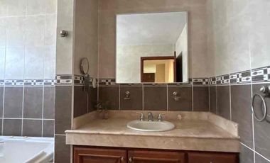 Casa dos plantas norte de Saltillo