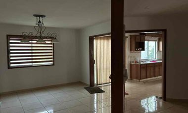 Casa dos plantas norte de Saltillo