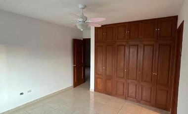 Casa dos plantas norte de Saltillo