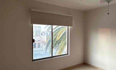 Casa dos plantas norte de Saltillo