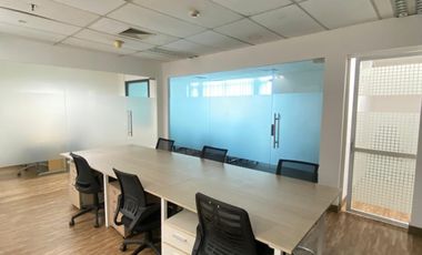 Disewakan Ruang Kantor Fully Furnished – Lantai 12A