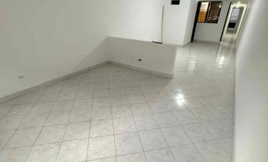 vendo  casa en la milagrosa primer piso con parqueadero carro