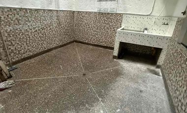 vendo  casa en la milagrosa primer piso con parqueadero carro