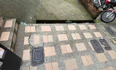 vendo  casa en la milagrosa primer piso con parqueadero carro