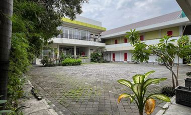 Gedung Eks Hotel Nempel Jl Raya MERR Strategis Harga Termurah
