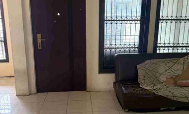 DISEWAKAN RUMAH 2½ LANTAI DI RAWA BELONG, KEBON JERUK, JAKARTA BARAT