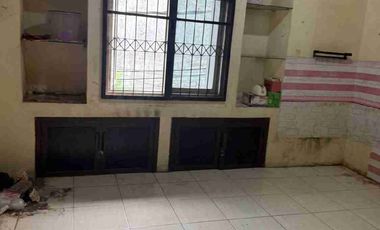 DISEWAKAN RUMAH 2½ LANTAI DI RAWA BELONG, KEBON JERUK, JAKARTA BARAT