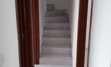 Se Arrienda apartamento duplex de 3 habitaciones