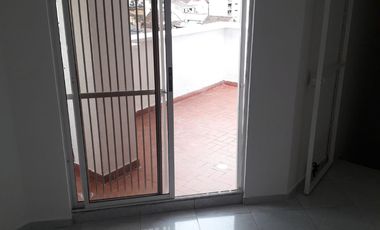 Se Arrienda apartamento duplex de 3 habitaciones