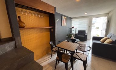Casa remodelada en venta en Los Héroes Puebla | 4 recámaras | Patio social con asador | Privada