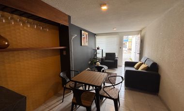 Casa remodelada en venta en Los Héroes Puebla | 4 recámaras | Patio social con asador | Privada