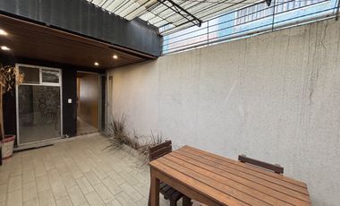 Casa remodelada en venta en Los Héroes Puebla | 4 recámaras | Patio social con asador | Privada